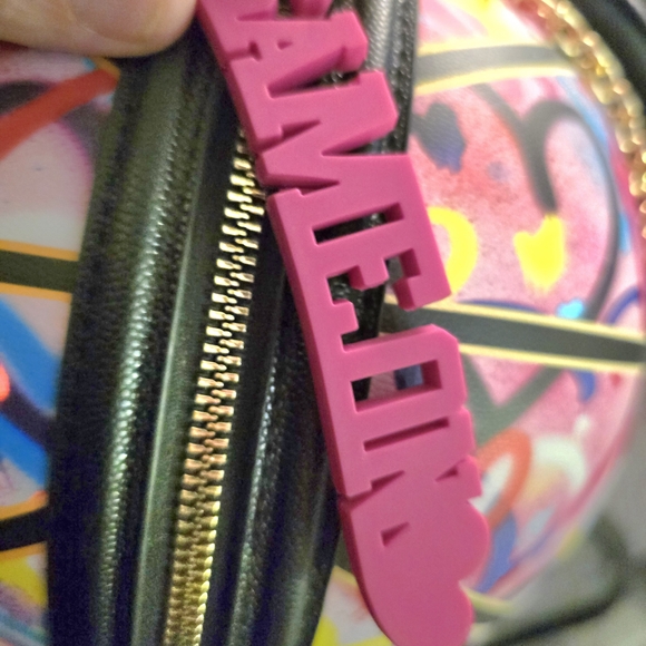 Vintage Betsey Johnson Heart Graffiti Basketball Crossbody/Purse BAG NWT! - Picture 4 of 7